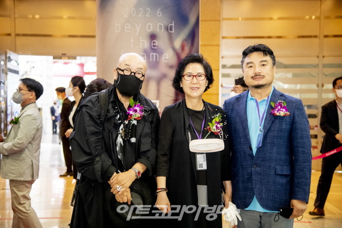 이상봉 디자이너, 정경연 작가, 금보성 한국예술가협회 회장