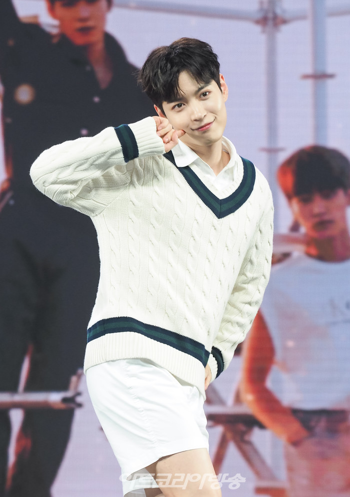 오메가엑스(OMEGA X) 첫 정규 앨범 '낙서(樂서) : Story Written in Music' 발매 기념 쇼케이스(휘찬) 2022.06.15 사진 ⓒ아트코리아방송 이용선 기자