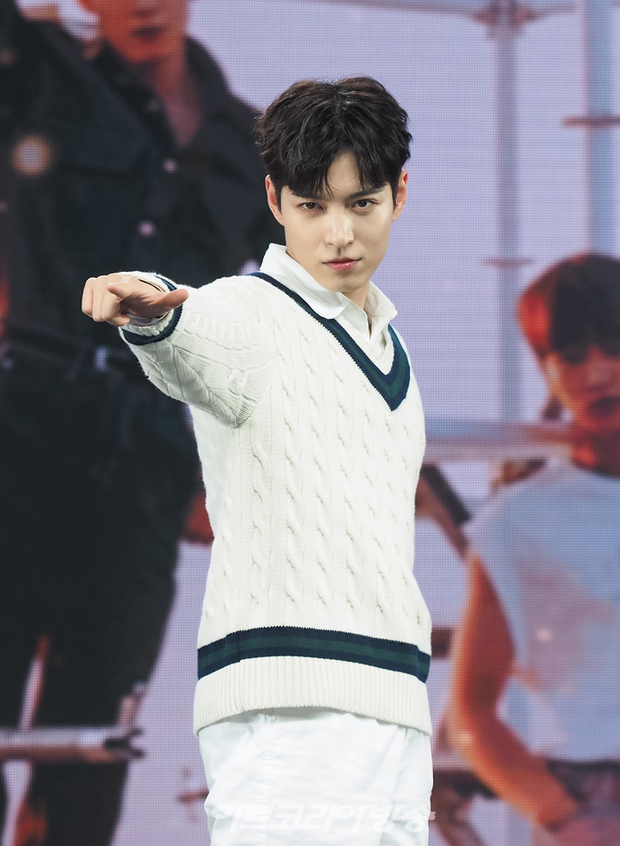 오메가엑스(OMEGA X) 첫 정규 앨범 '낙서(樂서) : Story Written in Music' 발매 기념 쇼케이스(휘찬) 2022.06.15 사진 ⓒ아트코리아방송 이용선 기자