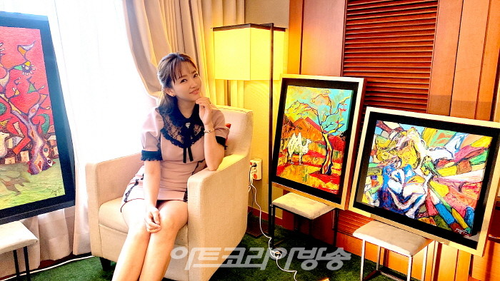 아티스트 윤송아, 갤러리다온 초대작가로 2022 뱅크아트페어 참여