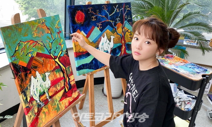 아티스트 윤송아, 갤러리다온 초대작가로 2022 뱅크아트페어 참여