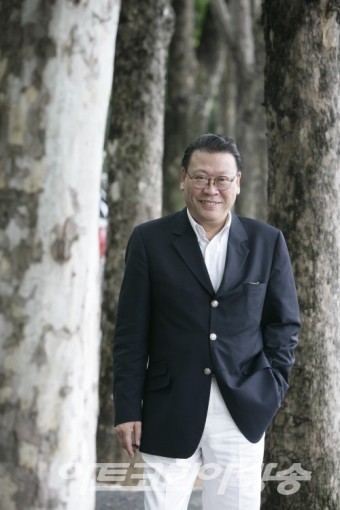 생의 기원에 새로운 깃발