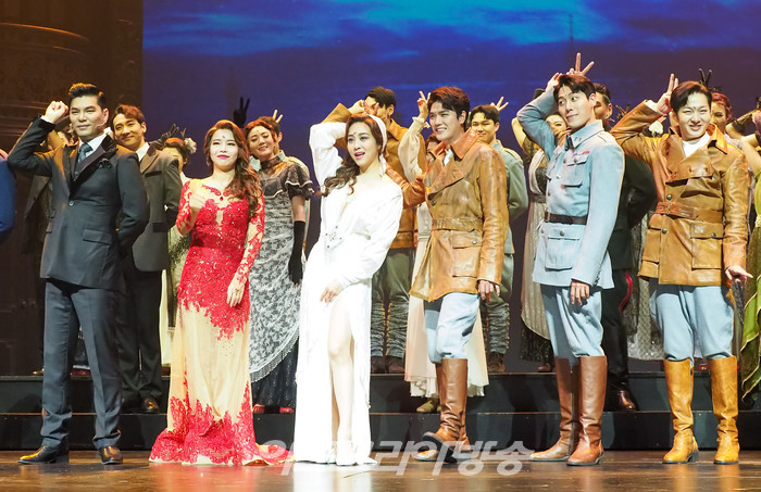 뮤지컬 '마타하리' 프레스콜(최민철, 솔라, 옥지현, 윤소호, 김성식, 이창섭) 2022.06.21 사진  ⓒ아트코리아방송 이용선 기자​