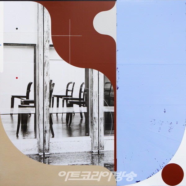 이희준(b. 1988)〈On Board a Ship〉2022Acrylic and photo-collage on canvas160 x 160 cmCourtesy of the artist and Kukje Gallery