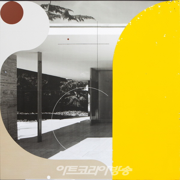 이희준(b. 1988)〈The Temperature of Barcelona〉2022Acrylic and photo-collage on canvas160 x 160 cmCourtesy of the artist and Kukje Gallery