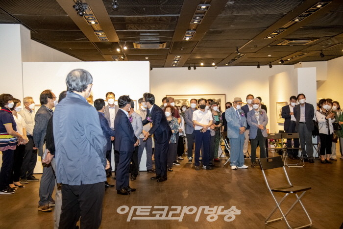 홍기윤 개인전 '實景과 觀念의 사이에서'