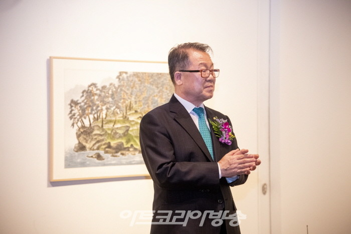 홍기윤 개인전 '實景과 觀念의 사이에서'