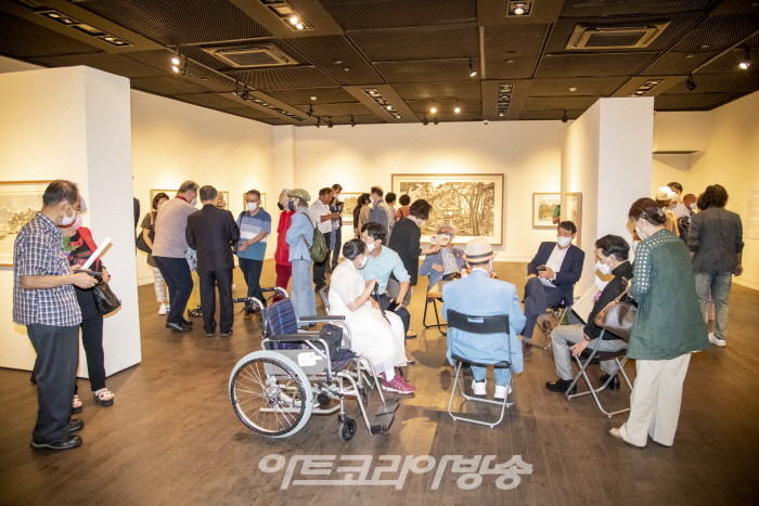 홍기윤 개인전 '實景과 觀念의 사이에서'