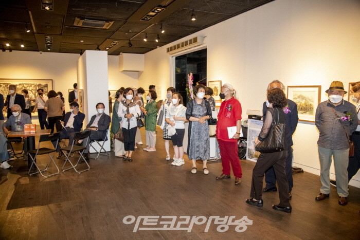 홍기윤 개인전 '實景과 觀念의 사이에서'