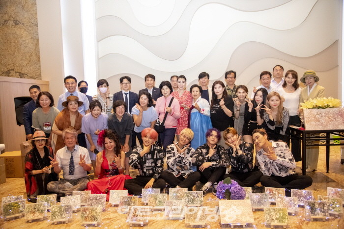 김정애 개인전 '치유의 숲 우주'전 개최