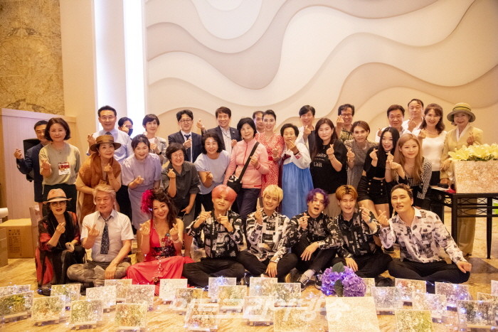 김정애 개인전 '치유의 숲 우주'전 개최