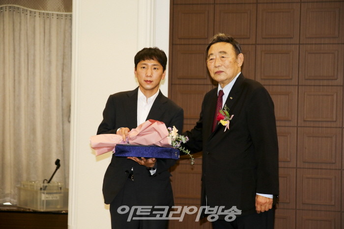 '2022 대한민국 발전대상 시상-조혜진 국회교육위원회 위원장' 대리수상