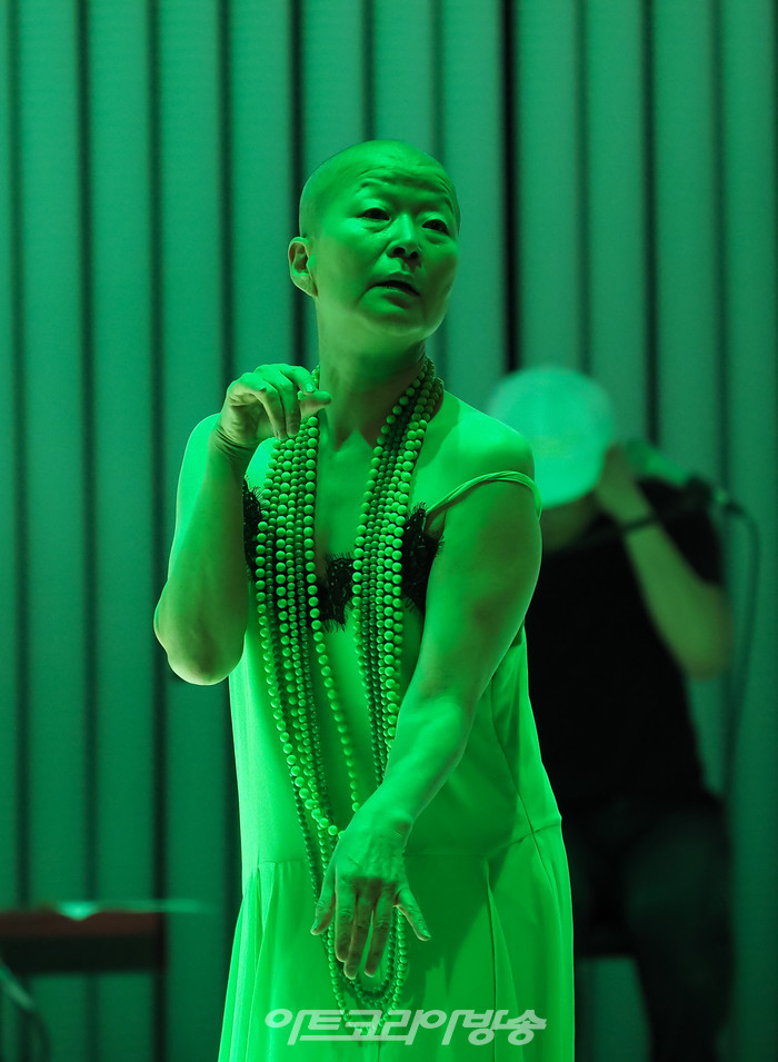 세종문화회관 컨템퍼러리 시즌 '싱크 넥스트 22' 공식 개막작 '은미와 영규와 현진' 프레스콜(어어부 밴드, 안은미) 2022.06.30 사진 ⓒ아트코리아방송 이용선 기자​