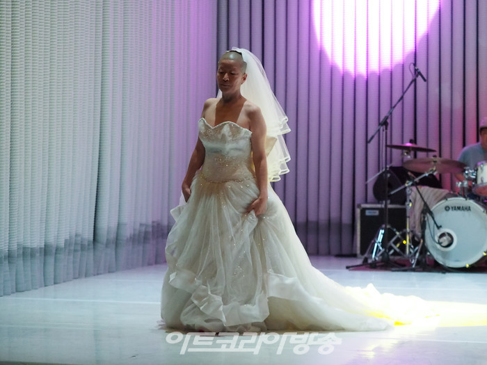 세종문화회관 컨템퍼러리 시즌 '싱크 넥스트 22' 공식 개막작 '은미와 영규와 현진' 프레스콜(어어부 밴드, 안은미) 2022.06.30 사진 ⓒ아트코리아방송 이용선 기자​