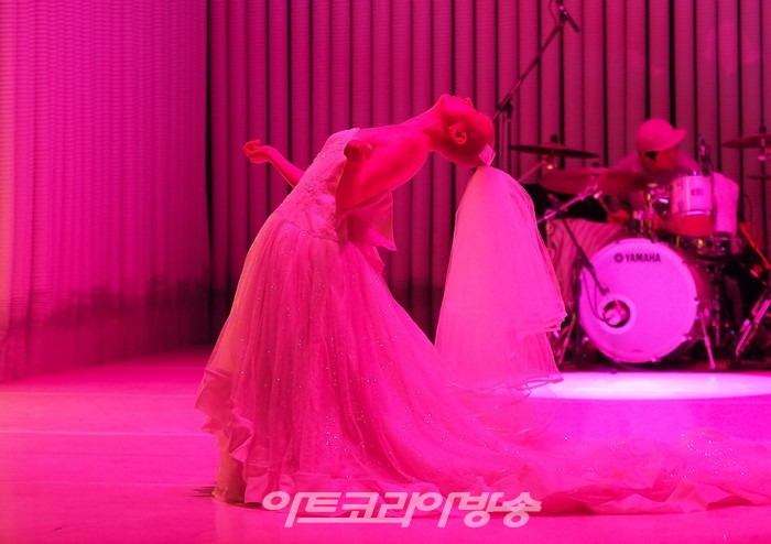 세종문화회관 컨템퍼러리 시즌 '싱크 넥스트 22' 공식 개막작 '은미와 영규와 현진' 프레스콜(어어부 밴드, 안은미) 2022.06.30 사진 ⓒ아트코리아방송 이용선 기자​