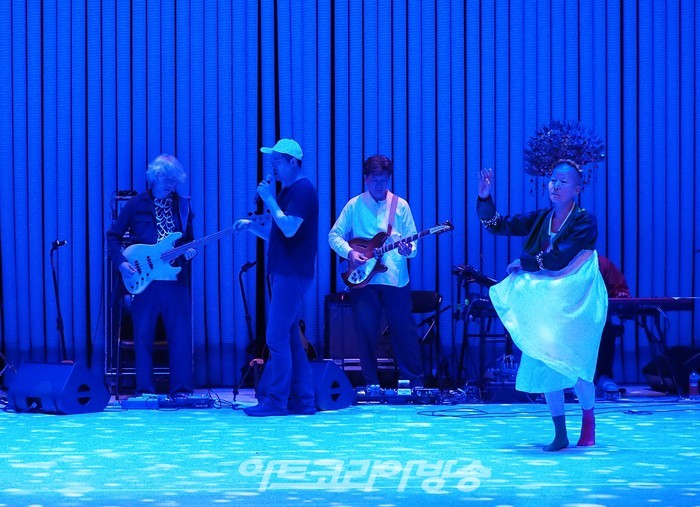 세종문화회관 컨템퍼러리 시즌 '싱크 넥스트 22' 공식 개막작 '은미와 영규와 현진' 프레스콜(어어부 밴드, 안은미) 2022.06.30 사진 ⓒ아트코리아방송 이용선 기자​