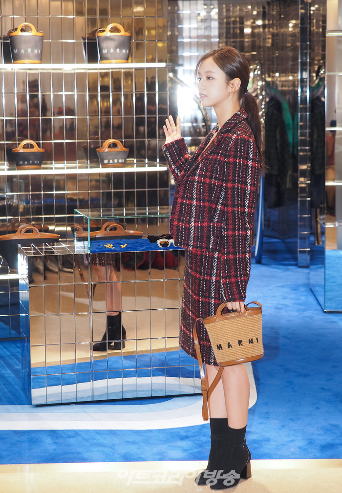 마르니 부티크 리오프닝 사진행사(혜리) 2022.07.01 사진 ⓒ아트코리아방송 이용선 기자​