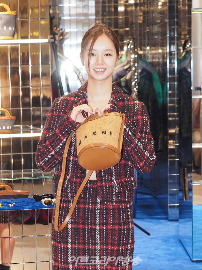 마르니 부티크 리오프닝 사진행사(혜리) 2022.07.01 사진 ⓒ아트코리아방송 이용선 기자​