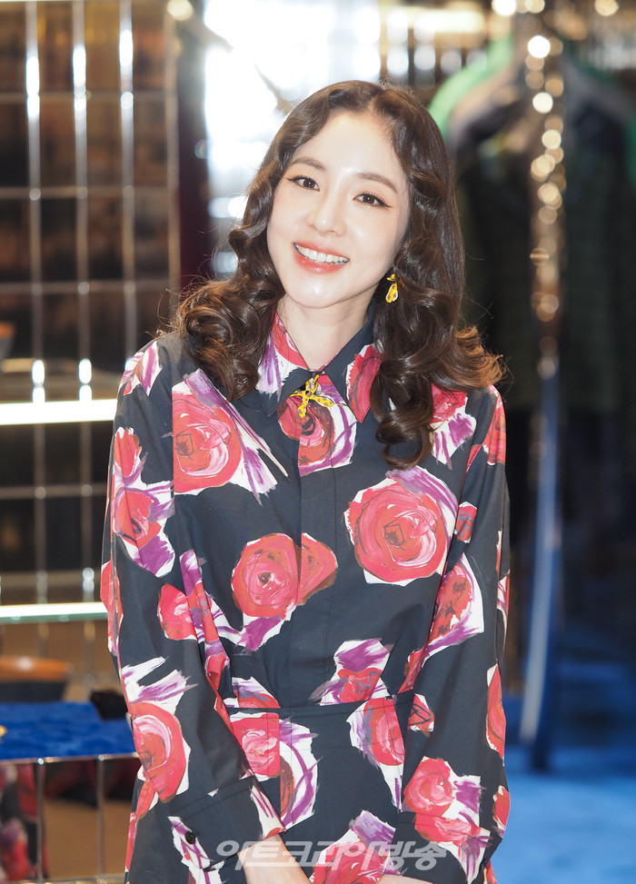 마르니 부티크 리오프닝 사진행사(산다라 박) 2022.07.01 사진 ⓒ아트코리아방송 이용선 기자​