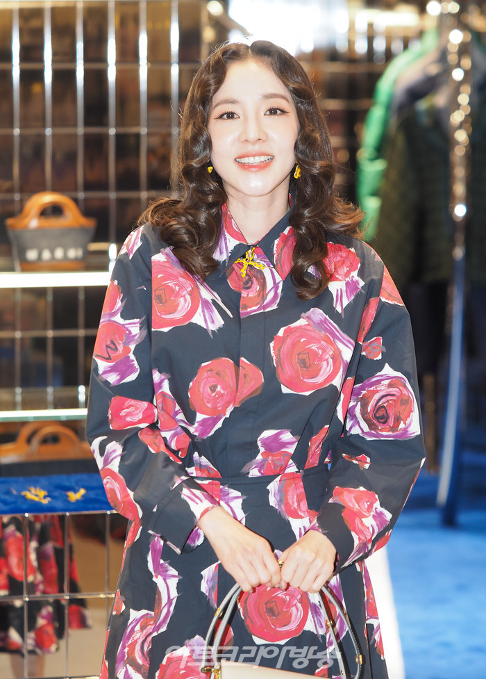 마르니 부티크 리오프닝 사진행사(산다라 박) 2022.07.01 사진 ⓒ아트코리아방송 이용선 기자​