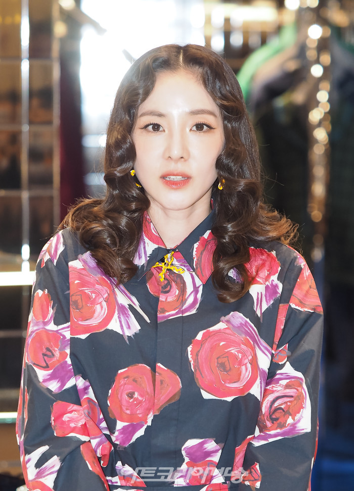 마르니 부티크 리오프닝 사진행사(산다라 박) 2022.07.01 사진 ⓒ아트코리아방송 이용선 기자​