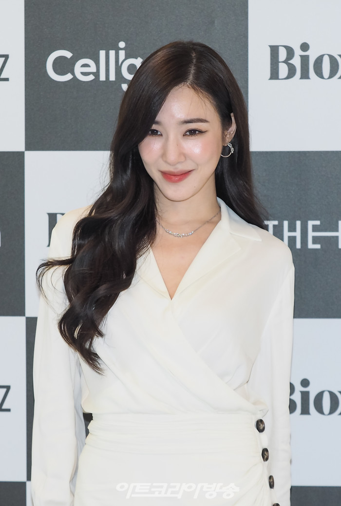 '셀리라운지(Celly Lounge)' 오픈 기념 사진 행사(티파니 영) 2022.07.08 사진 ⓒ아트코리아방송 이용선 기자​