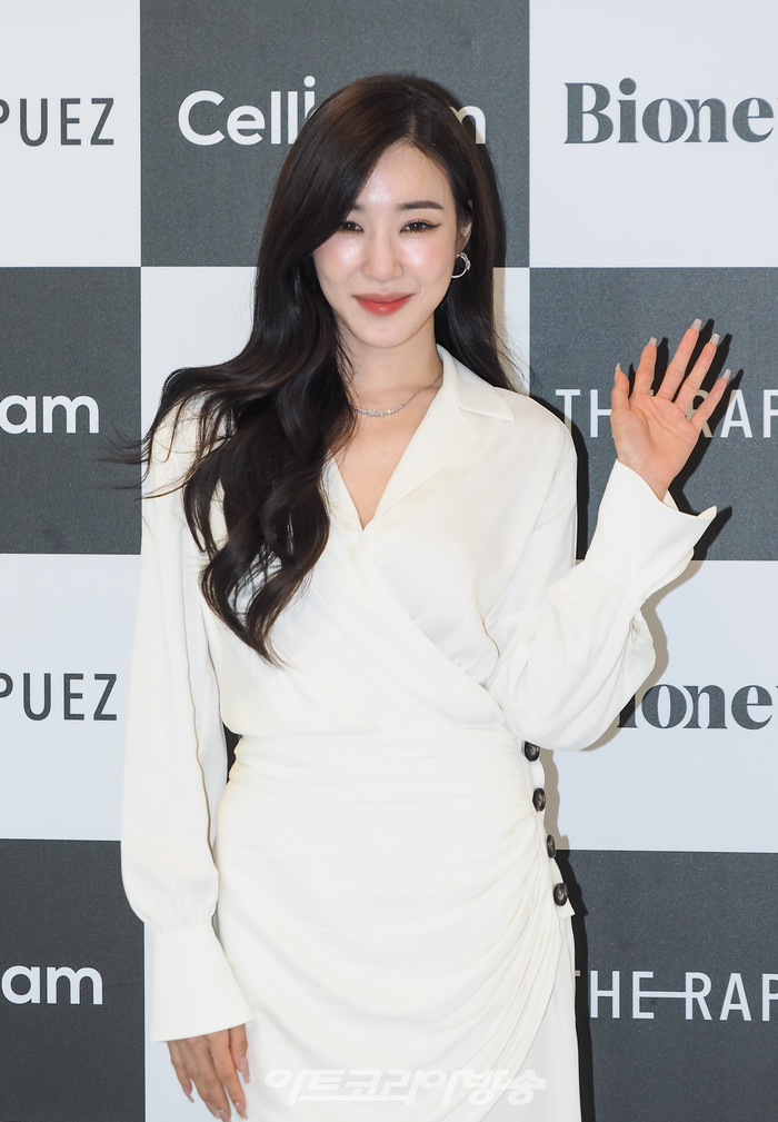 '셀리라운지(Celly Lounge)' 오픈 기념 사진 행사(티파니 영) 2022.07.08 사진 ⓒ아트코리아방송 이용선 기자​