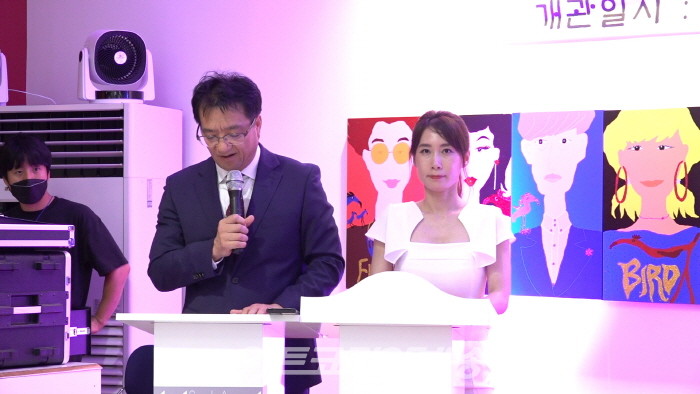 갤러리 필랩, 첫 개관전·'별,스타 별들의 개관초대전'