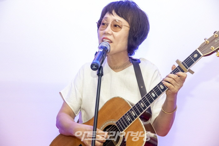 갤러리 필랩, 첫 개관전·'별,스타 별들의 개관초대전'