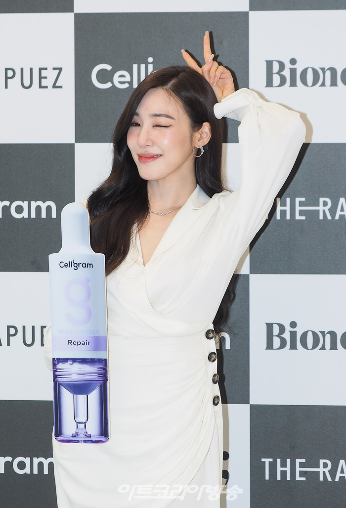 '셀리라운지(Celly Lounge)' 오픈 기념 사진 행사(티파니 영) 2022.07.08 사진 ⓒ아트코리아방송 이용선 기자​