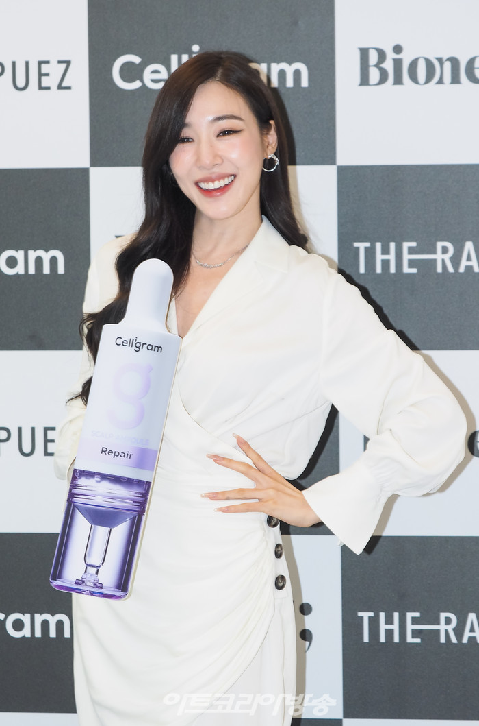 '셀리라운지(Celly Lounge)' 오픈 기념 사진 행사(티파니 영) 2022.07.08 사진 ⓒ아트코리아방송 이용선 기자​