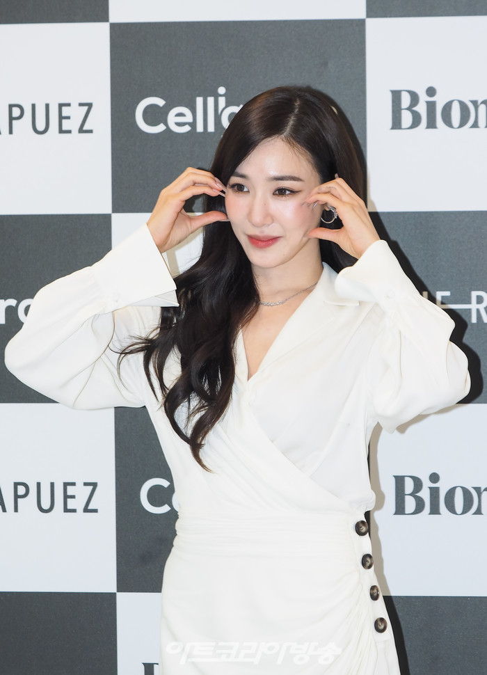 '셀리라운지(Celly Lounge)' 오픈 기념 사진 행사(티파니 영) 2022.07.08 사진 ⓒ아트코리아방송 이용선 기자​