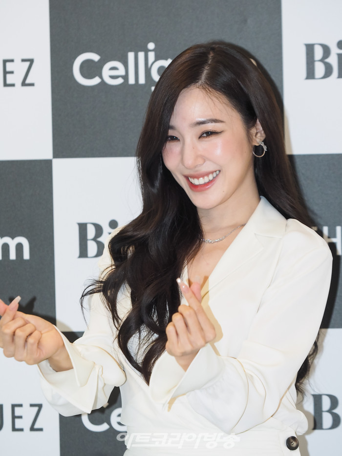 '셀리라운지(Celly Lounge)' 오픈 기념 사진 행사(티파니 영) 2022.07.08 사진 ⓒ아트코리아방송 이용선 기자​