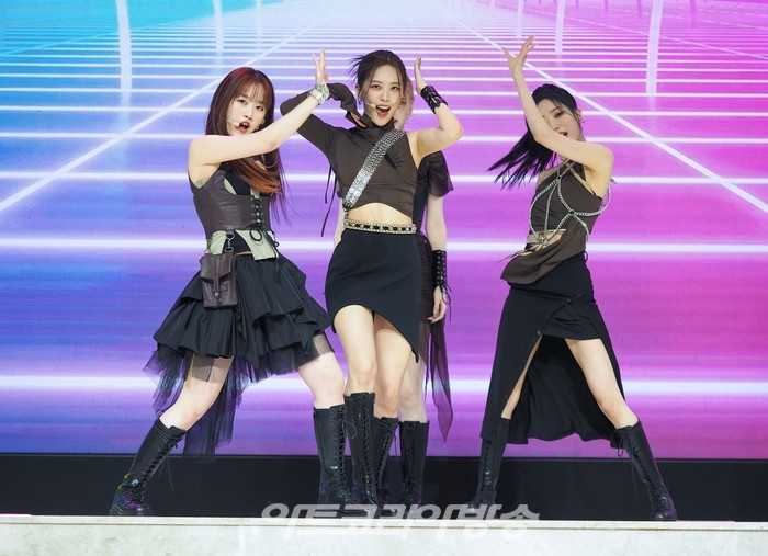 아이리스(IRRIS) 첫 번째 미니앨범 '워너 노'(WANNA KNOW) 발매 기념 쇼케이스(아이엘, 윤슬, 리브, 니나) 2022.07.06 사진 ⓒ아트코리아방송 이용선 기자​