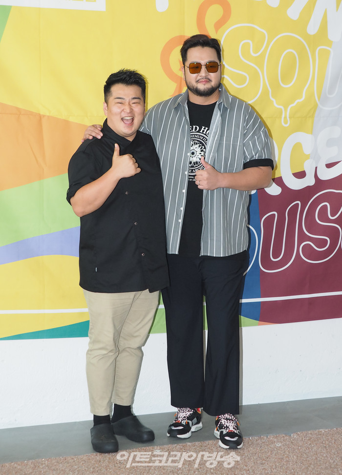 수제 버거 브랜드 '멜팅 소울(MELTING SOUL)' 오픈 기념 행사(셰프 이원일, 가수 김태우) 2022.07.14 사진 ⓒ아트코리아방송 이용선 기자​