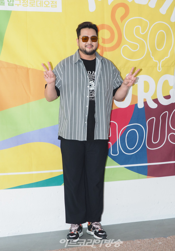 수제 버거 브랜드 '멜팅 소울(MELTING SOUL)' 오픈 기념 행사(가수 김태우) 2022.07.14 사진 ⓒ아트코리아방송 이용선 기자​