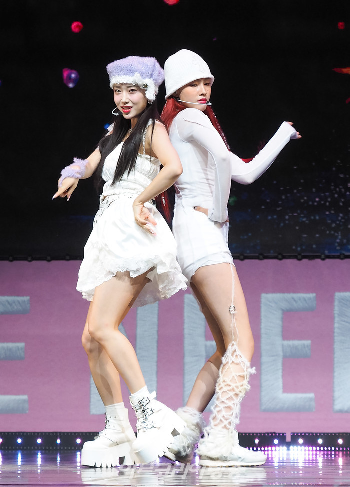 스테이씨 세 번째 싱글앨범 'WE NEED LOVE (위 니드 러브)' 발매 기념 쇼케이스(윤, 수민) 2022.07.19 사진 ⓒ아트코리아방송 이용선 기자​