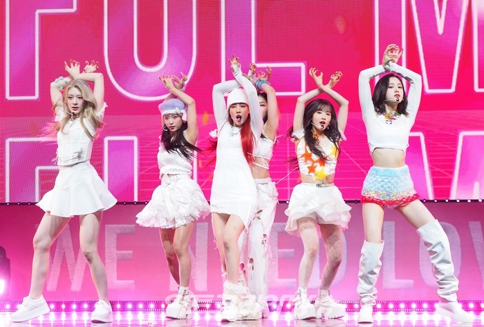 스테이씨 세 번째 싱글앨범 'WE NEED LOVE (위 니드 러브)' 발매 기념 쇼케이스(윤, 재이, 세은, 시은, 아이사, 수민) 2022.07.19 사진 ⓒ아트코리아방송 이용선 기자​