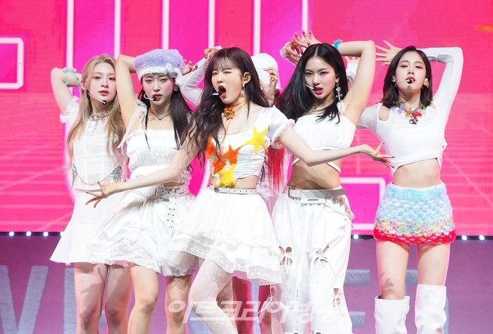 스테이씨 세 번째 싱글앨범 'WE NEED LOVE (위 니드 러브)' 발매 기념 쇼케이스(윤, 재이, 세은, 시은, 아이사, 수민) 2022.07.19 사진 ⓒ아트코리아방송 이용선 기자​