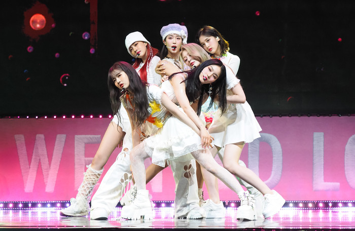 스테이씨 세 번째 싱글앨범 'WE NEED LOVE (위 니드 러브)' 발매 기념 쇼케이스(윤, 재이, 세은, 시은, 아이사, 수민) 2022.07.19 사진 ⓒ아트코리아방송 이용선 기자​