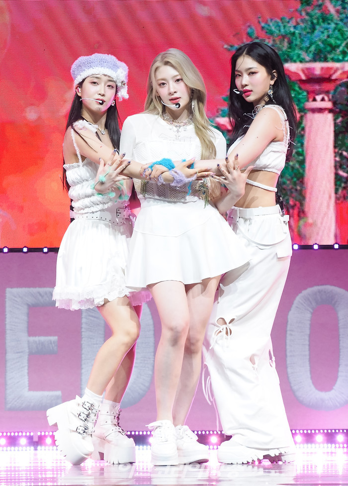 스테이씨 세 번째 싱글앨범 'WE NEED LOVE (위 니드 러브)' 발매 기념 쇼케이스(세은, 아이사, 수민) 2022.07.19 사진 ⓒ아트코리아방송 이용선 기자​