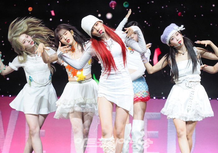 스테이씨 세 번째 싱글앨범 'WE NEED LOVE (위 니드 러브)' 발매 기념 쇼케이스(윤, 재이, 세은, 시은, 아이사, 수민) 2022.07.19 사진 ⓒ아트코리아방송 이용선 기자​