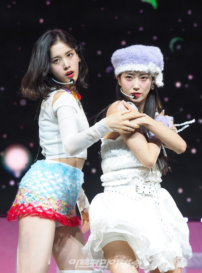 스테이씨 세 번째 싱글앨범 'WE NEED LOVE (위 니드 러브)' 발매 기념 쇼케이스(재이, 수민) 2022.07.19 사진 ⓒ아트코리아방송 이용선 기자​