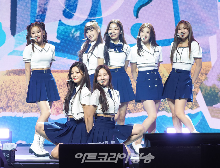 ​첫사랑(CSR) 첫 번째 미니앨범 'Sequence : 7272(시퀀스 : 7272)' 발매 기념 쇼케이스(금희, 서연, 수아, 두나, 예함, 유나, 시현) 2022.07.27 사진 ⓒ아트코리아방송 이용선 기자​​