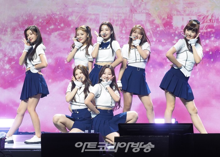 ​첫사랑(CSR) 첫 번째 미니앨범 'Sequence : 7272(시퀀스 : 7272)' 발매 기념 쇼케이스(금희, 서연, 수아, 두나, 예함, 유나, 시현) 2022.07.27 사진 ⓒ아트코리아방송 이용선 기자​​