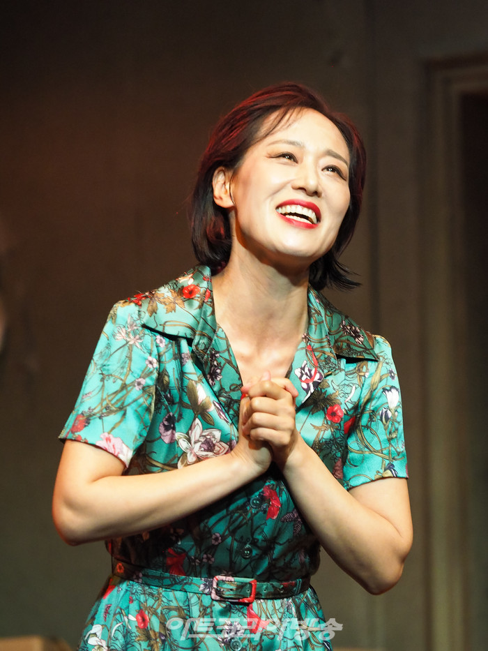 연극 '빈센트 리버' 프레스콜(아니타 역 우미화, 데이비 역 김현진) 2022.07.26 사진 ⓒ아트코리아방송 이용선 기자​