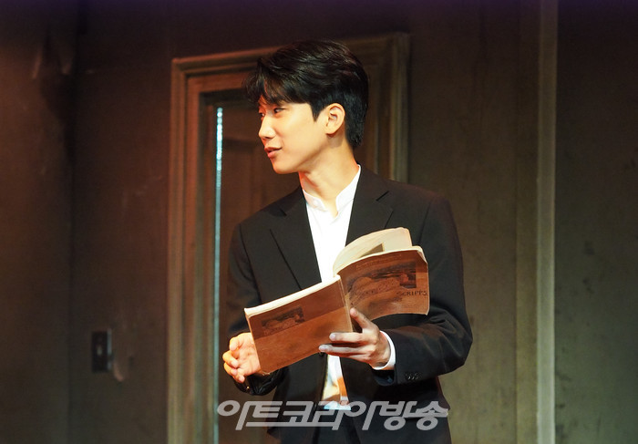 연극 '빈센트 리버' 프레스콜(아니타 역 우미화, 데이비 역 김현진) 2022.07.26 사진 ⓒ아트코리아방송 이용선 기자​