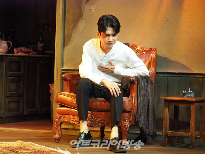 연극 '빈센트 리버' 프레스콜(아니타 역 우미화, 데이비 역 김현진) 2022.07.26 사진 ⓒ아트코리아방송 이용선 기자​