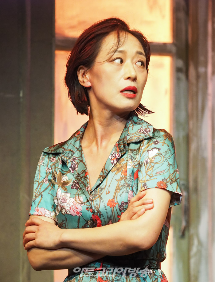 연극 '빈센트 리버' 프레스콜(아니타 역 우미화, 데이비 역 김현진) 2022.07.26 사진 ⓒ아트코리아방송 이용선 기자​