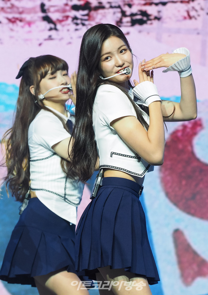 첫사랑(CSR) 첫 번째 미니앨범 'Sequence : 7272(시퀀스 : 7272)' 발매 기념 쇼케이스(금희, 수아) 2022.07.27 사진 ⓒ아트코리아방송 이용선 기자​